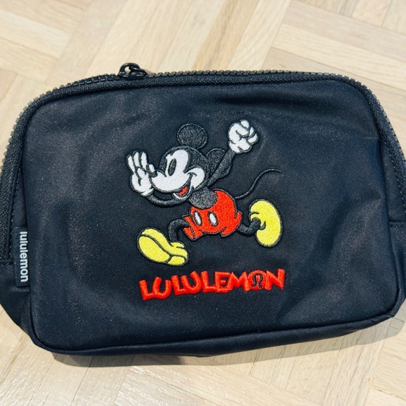 Disney x Lululemon Collab - 1L Belt Bag with Mickey Mouse, Brand New with Tags - Picture 2 of 3